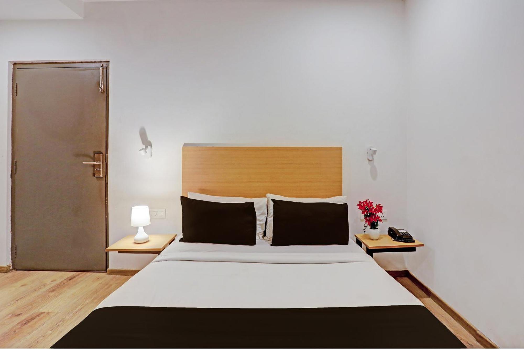 Townhouse Near Secunderabad Railway Station, Yashoda Hospital, Patny Centre Εξωτερικό φωτογραφία
