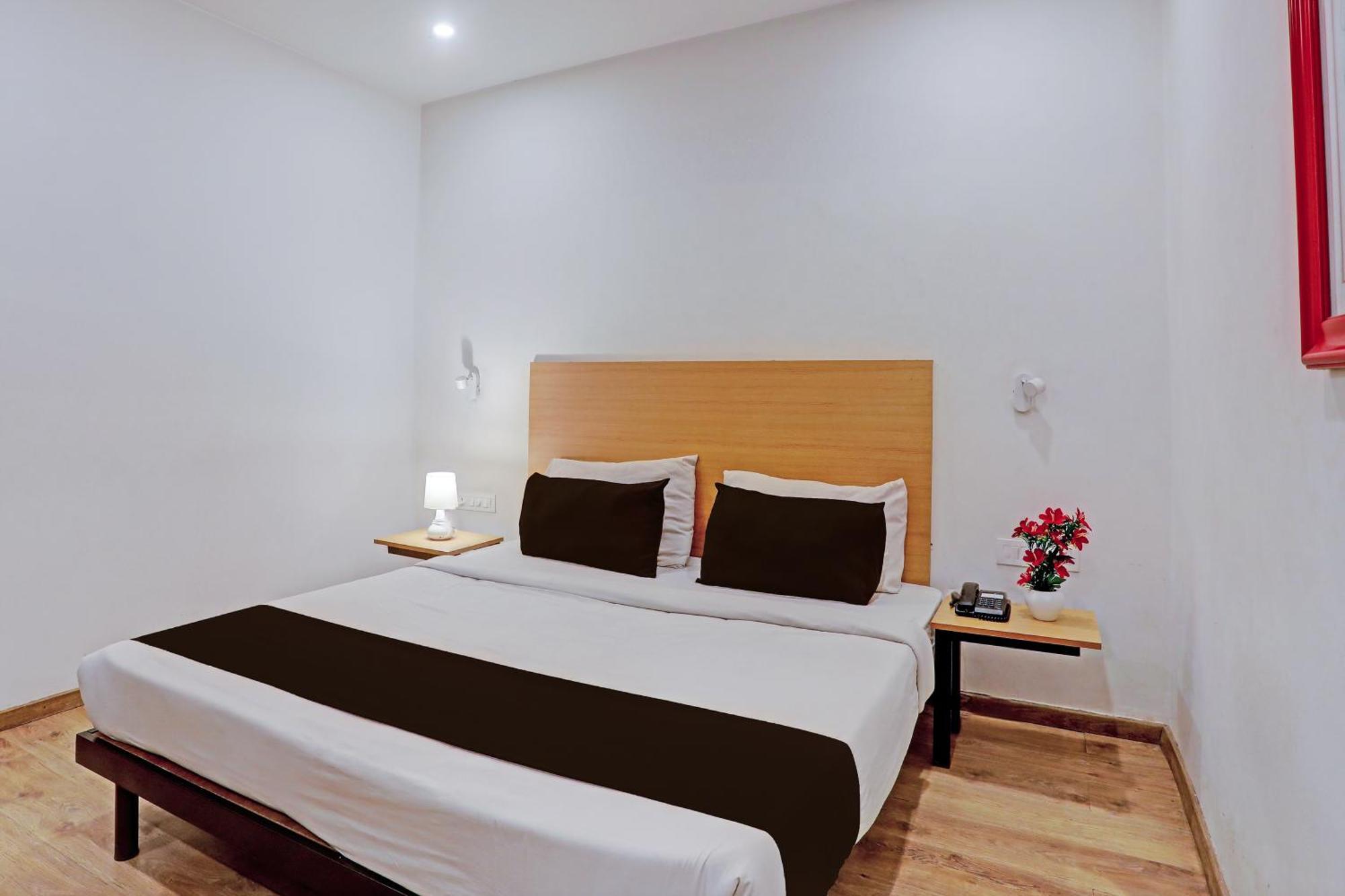 Townhouse Near Secunderabad Railway Station, Yashoda Hospital, Patny Centre Εξωτερικό φωτογραφία
